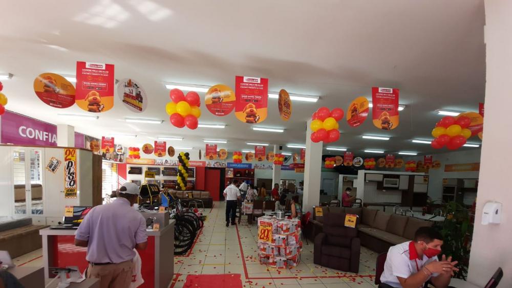 Foto 1 / MM inaugura filial e gera dezenas de empregos em Colorado